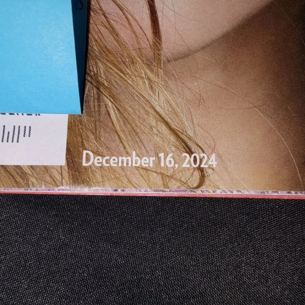 PEOPLE MAGAZINE TAYLOR SWIFT END OF AN ERA DECEMBER 2024 life Time guitar - Picture 2 of 3